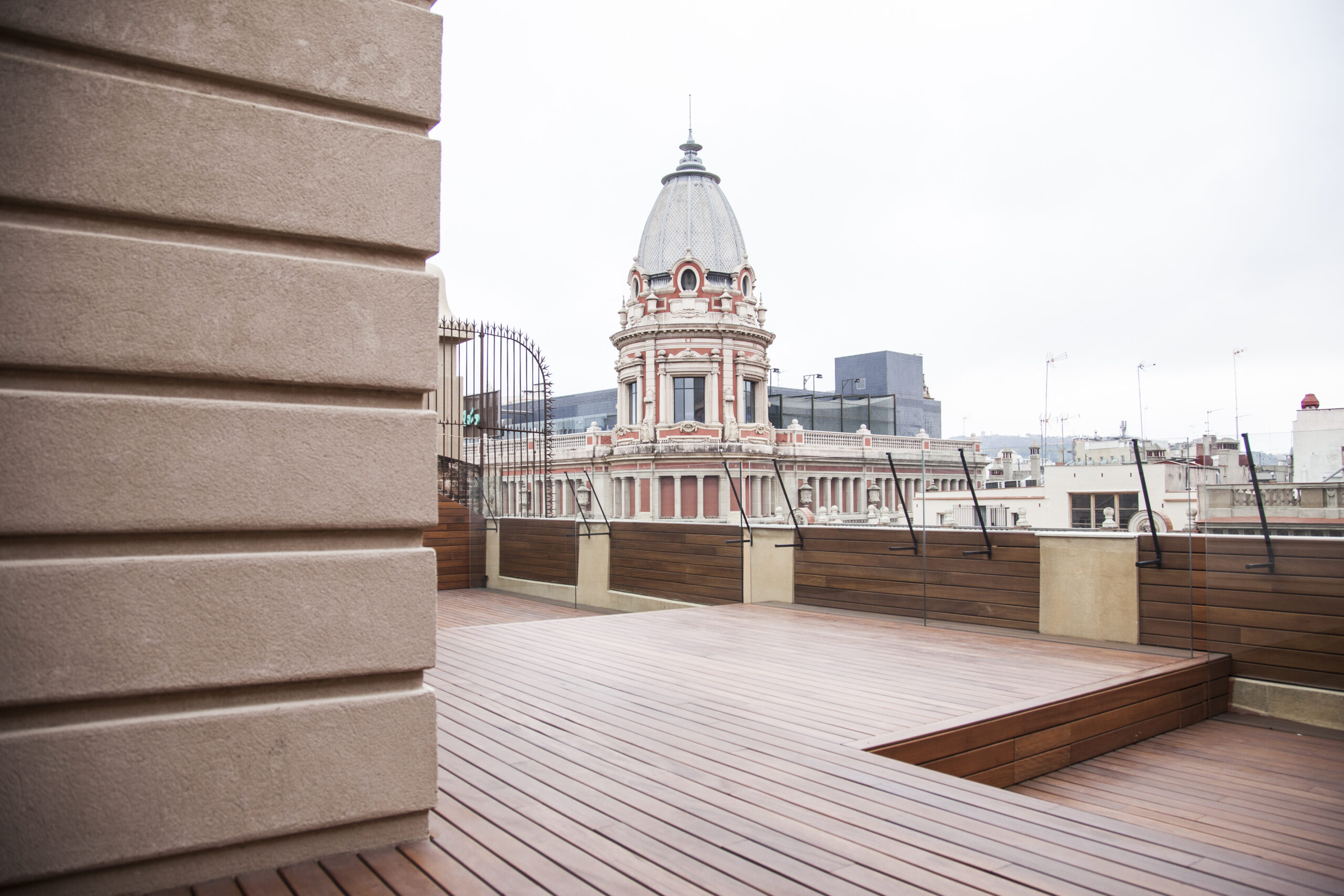 TERRAZAPORTAL2 photo Espacio de terraza en el Coworking Barcelona Portal del Angel