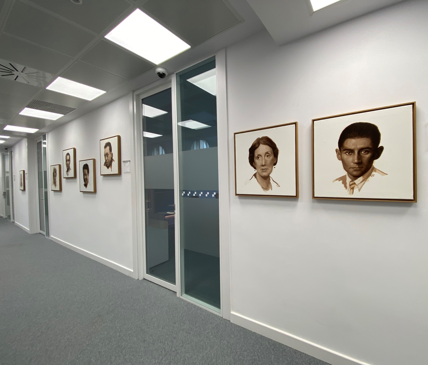 Quadros 1 photo Cuadros de Lluís Ribas visten las paredes de NETWORKIA Rambla