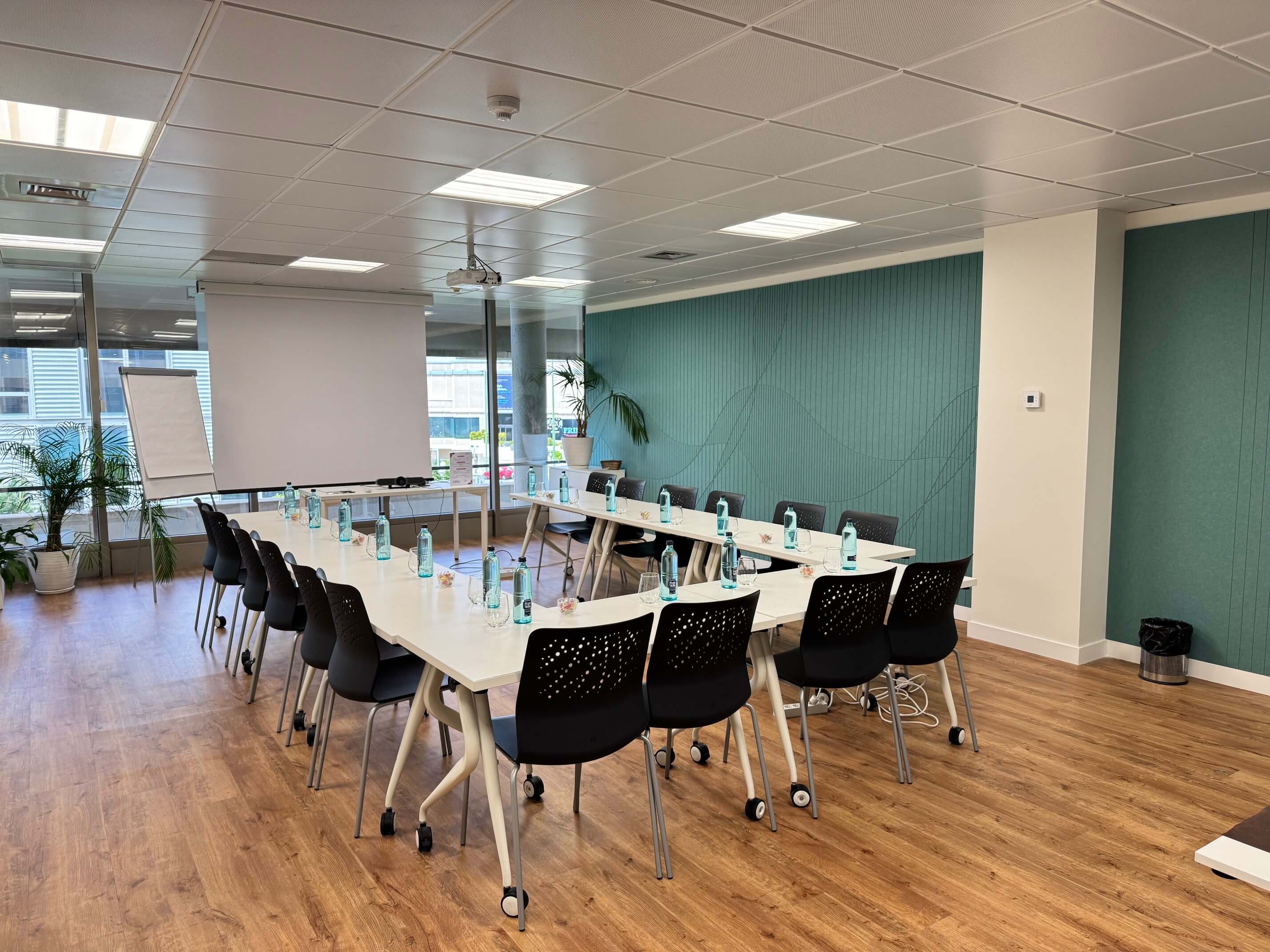 SALA MADRID 8211 FORMATO U tinified photo image